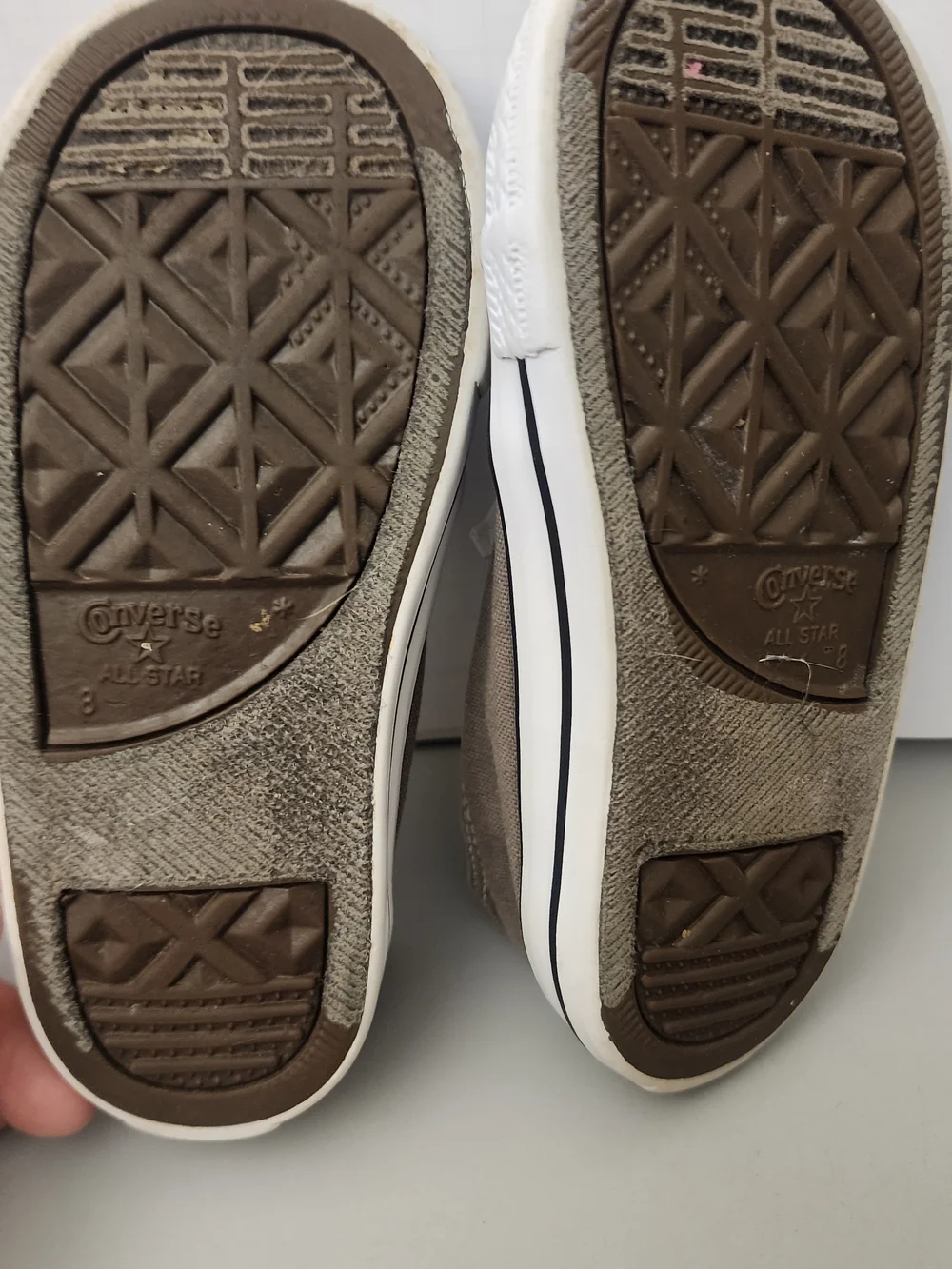 Converse Kids Low Top Sneakers in Gray Size 9c